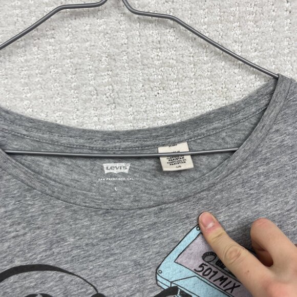 Levis T-Shirt Women’s Size Large Music Mix Tape 501 Graphic Groovy Tee Grey Read - Picture 12 of 16